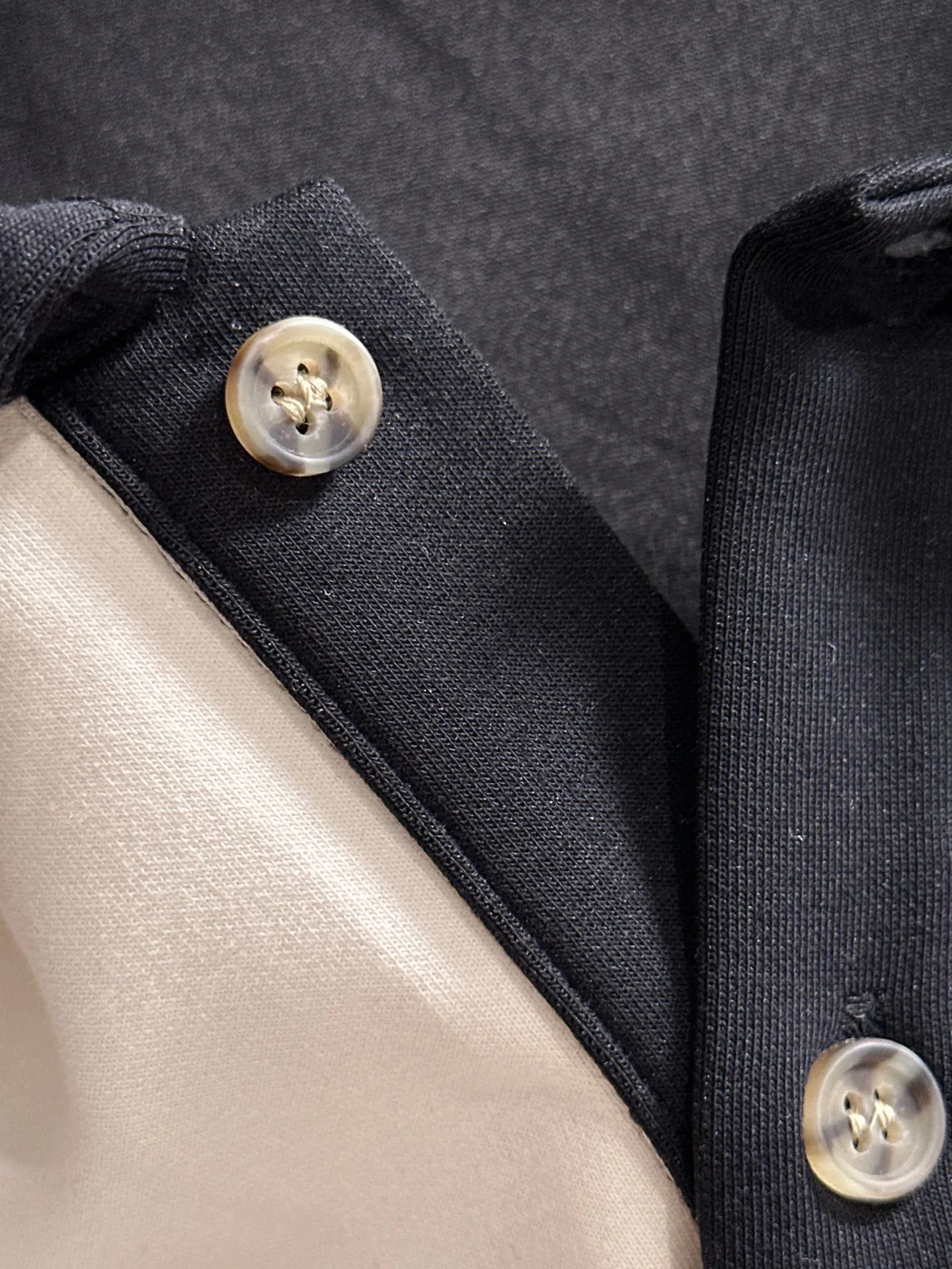 P360 Stone Island is the exclusive first release of 25ss autumn and winter new lapel sweatshirt long-sleeved men and women. Many celebrities share the same style. Craftsmanship that ordinary small workshops cannot copy. We are not afraid of any challenges in terms of materials, detail restoration and craftsmanship, just to provide you with wonderful products. Compare the top original versions at will. No expense is spared just to make it better. Unique imported fabric feel. Purely imported German machine production. Precision operation. Thousands of needles density. Full set of new accessories with three standards for simultaneous customization. The upper body is versatile and fashionable. A perfect choice for autumn and winter, a must-have item. Size chart: m-4XL (please state your height and weight when placing an order)